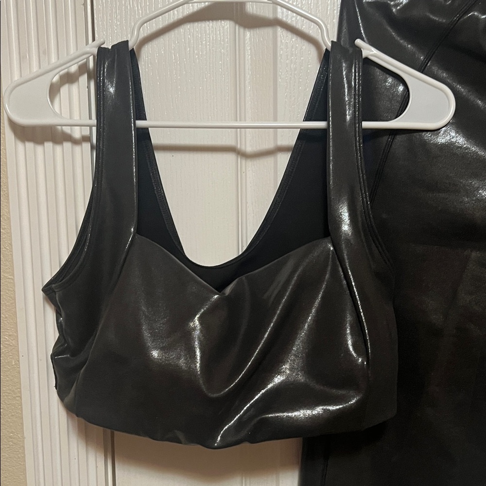 Black Shiny Activewear Set - Picture 4 of 9